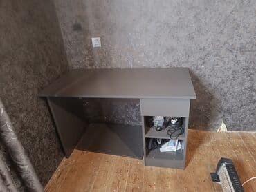 Düz masa, Polkalı, Siyirməli, Mat laminat, Zəmanətsiz, Kredit yoxdur