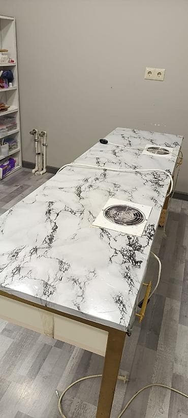 perla genc odasi: İşlənmiş, Manikür üçün masa — 1