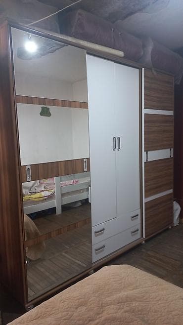iyde agaci: Mebel dəsti – qonaq və yataq otağı üçün Tərkib: - TV altlığı: qəhvəyi — 4