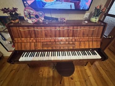 купить пианино бу: Upright pianino – klassik dizaynlı, ağac teksturalı korpus və — 2