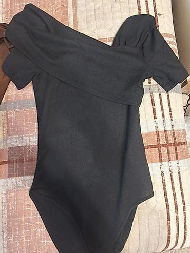 Костюмы: Hamısı birgə satılır, maksimum 1 və 2 dəfə geyinilib razmerlər Xs S — 4