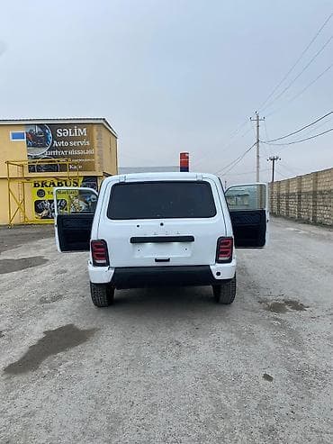 lada vaz niva: Lada Niva (3 qapı, ağ rəng) – off-road üçün klassik və etibarlı SUV — 9