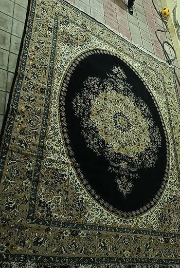 kover: İpək naxışlı klassik xalça - Rəng palitrası: qara fon üzərində bej — 1