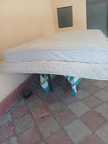 Böyüklər üçün İşlənmiş Döşək, Ünvandan götürmə