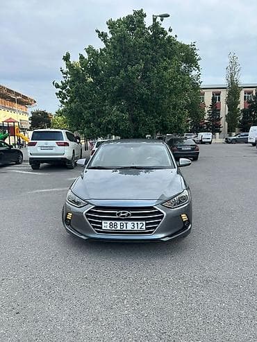 raf 4: Hyundai Avante: 1.6 l | 2018 il Sedan — 3