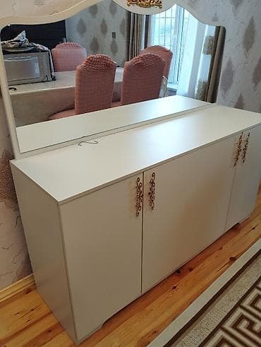hamam dolabı: Güzgülü — 1