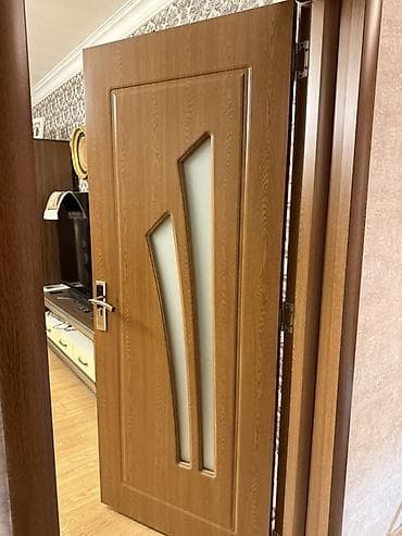 komin: Qonaq otağı üçün İşlənmiş Otaq qapısı 90x205 sm Şəbəkə ilə, Ünvandan götürmə — 2