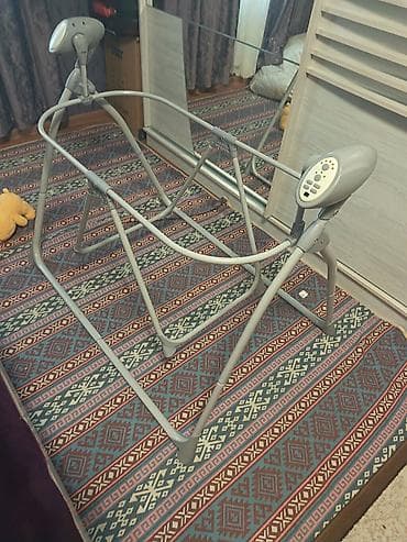 Oğlan və qız üçün, Beşik, Dəst ilə, Matras ilə, Yellənmə mexanizm ilə