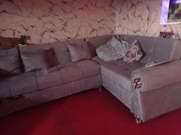 Divan tezedir 3gundu alınıb Təcili satilir 300azn endirme var — 3