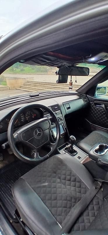 opel astra 2017: Mercedes-Benz C‑Class W202 sedan – gümüş rəng. Masin yaxsi — 5