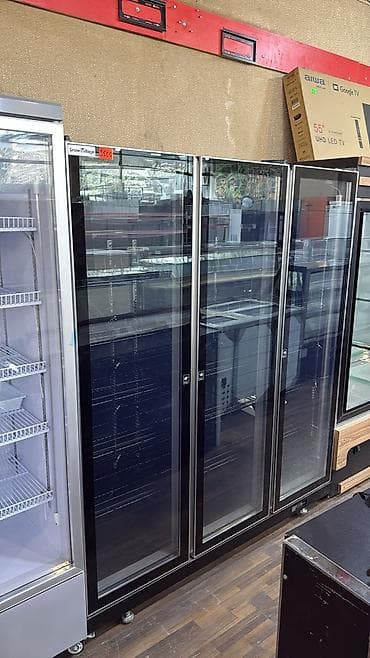 Məhsul: Üç qapılı şüşə vitrinli soyuducu (ticari tip) Xüsusiyyətlər