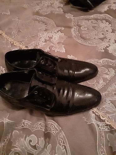 işlenmiş eşyalar: Gencede satilir lakli ayaqabi Turkiye istehsalidir toydan Toya — 2