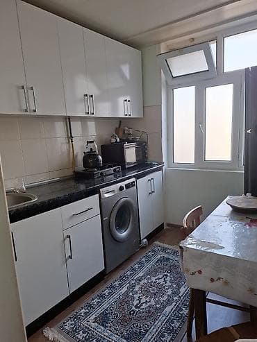 astara ev alqi satqisi: 2 otaqlı 2 balkonlu orta bulok məkdəbə diger iyaşe abyeklere yaxin — 2