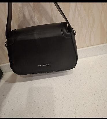 Çiyin çantası, Karl Lagerfeld