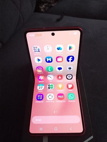 lil solid dual: Samsung Galaxy Z Flip7, 256 GB, rəng - Qırmızı — 3