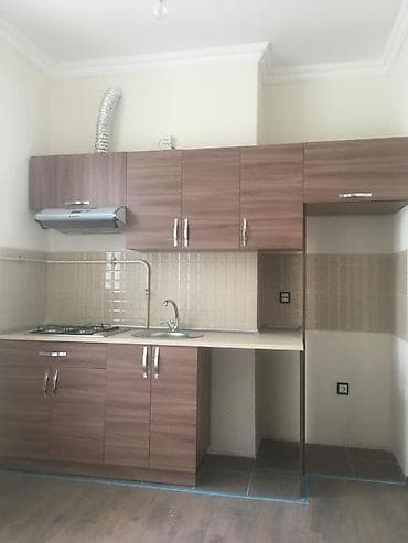 28 mayda kirayə ev: Hövsan. Mida 2 də . 3 otaqlı ev kiraye verirəm. qazı suyu işığı — 1