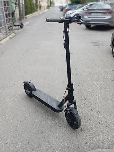 İşlənmiş Elektrik samokat 10", 501 - 750 Vt, 36 - 45 km/s, Ünvandan götürmə, Ödənişli çatdırılma