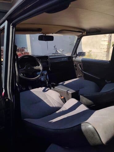 opel astra 2007: VAZ 2107 sedan Xarici: - Tünd albalı rəngli kuzov - Xrom ön barmaqlıq — 3