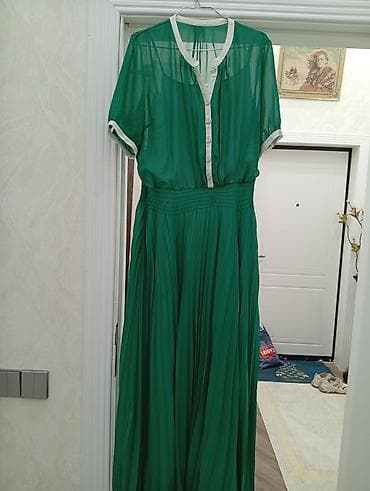 etekler: Zümrüd‑yaşıl rəngdə uzun şifon don - Model: Yuxarı hissəsi — 1