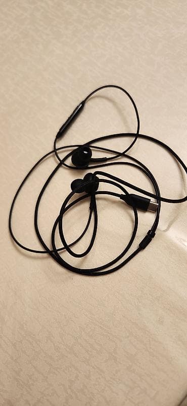 tv box android: AKG qulaqlıq — 4