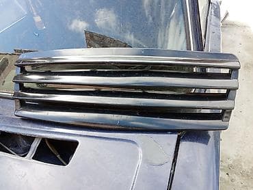 Avtomobil üçün ön radiator barmaqlığı - Rəng: qara (parlaq) -