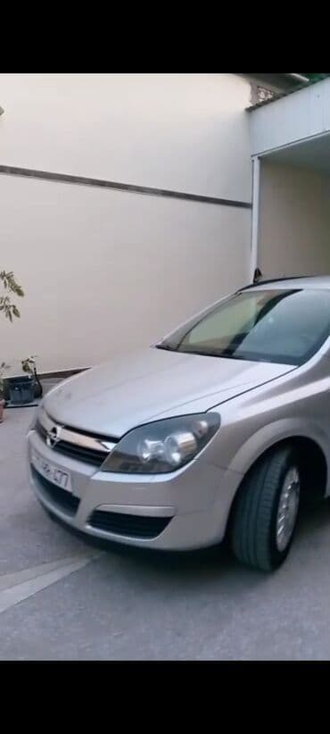 lipa nomrələr: Opel Astra Caravan (Universal) – gümüşü rəng İli 2006 probeq 234000 — 3