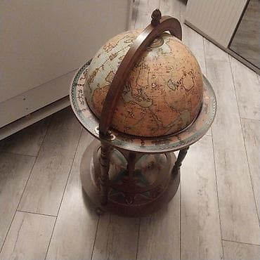 Retro üslubda yer qlobusu-stol/bar arabası - Antik xəritə tərzində at lalafo.az Retro üslubda yer qlobusu-stol/bar arabası - Antik xəritə tərzində