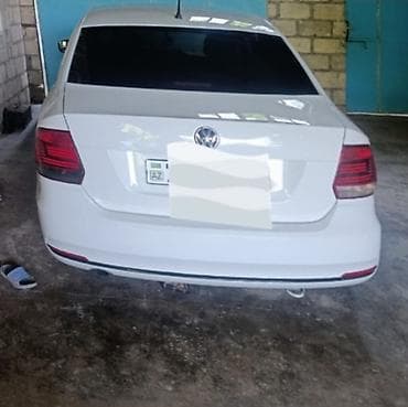 Volkswagen Polo: 1.6 l | 2017 il Sedan