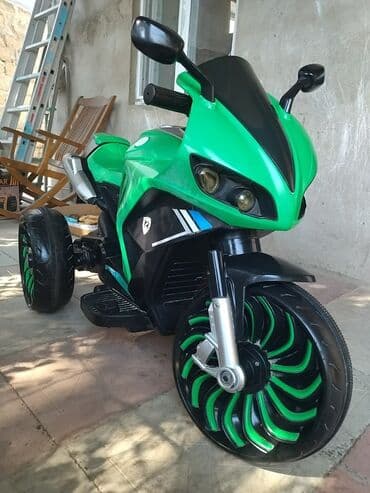 Moto ela veziyet, az surulub. 12 yasa geder. iki motor ve iki — 5