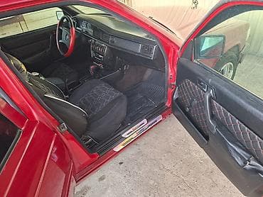Mercedes-Benz 190 (W201): 2 l | 1991 il Sedan — 8