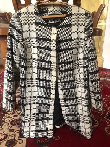 toxunma papaq modelleri: Olcu XL. Qadın palto/kardiqan – qara-ağ rəngli, iri dama və zolaq — 1