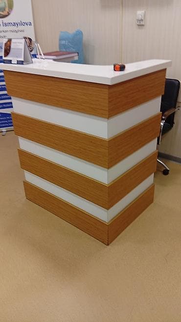 ofis ucun: Resepsiyon/qarşılama stolu - Material: laminat/MDF gövdə, ağ rəngli — 1