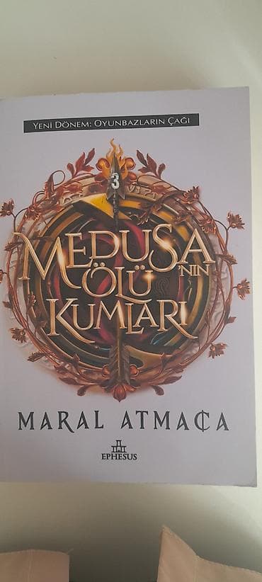 Məhsul: Kitab – “Medusanın Ölü Kumları” (Yeni Dö­nəm: Oyunbazların