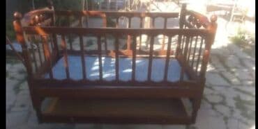 işlənmiş uşaq beşikləri: Oğlan və qız üçün, İşlənmiş, Dördbucaq, Beşik, Dəstsiz, Matrassız, Yellənmə mexanizm ilə — 2