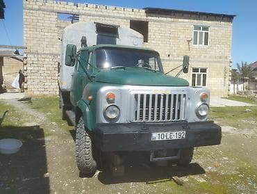 GAZ yük maşını – ikiqat kabinalı, qapalı furqonlu - Marka/model: GAZ