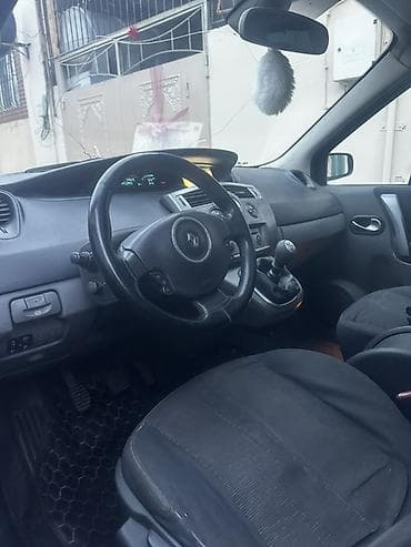 4 qapi niva: Renault Scenic, qırmızı rəngli, 5 qapılı kompakt miniven.6+1karopka — 8