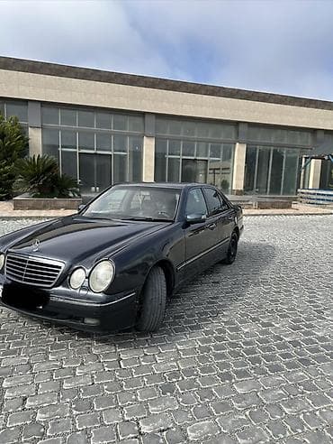 teker 16: Mercedes-Benz E-Class: 2.2 l | 1999 il Sedan — 8