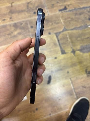 2.el macbook: IPhone 16 Pro Max, 256 GB, Qara, Simsiz şarj — 2