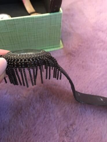 zümrüd qaşlı üzüklər: İşlənmiş, Qol saatı — 2