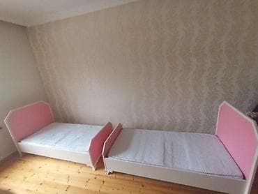 8 marta aid şəkil: Qız üçün, Yazı masası — 8
