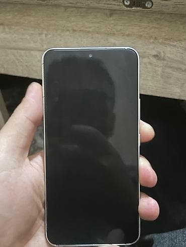 SAMSUNG S22 128/8 - Tam ekranlı, nazik çərçivəli dizayn - Ön