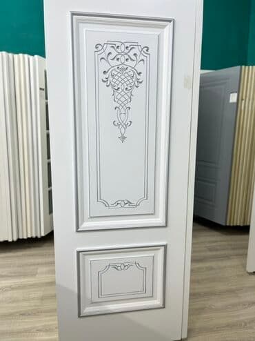 Ağ rəngdə olan bu qapılar evinizə zəriflik və klassik bir görünüş bəxş