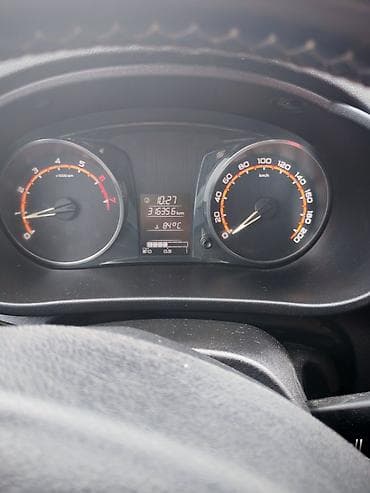 opel astra hecbek 2000: VAZ (LADA) Granta: 1.6 l | 2021 il 316350 km Sedan — 7