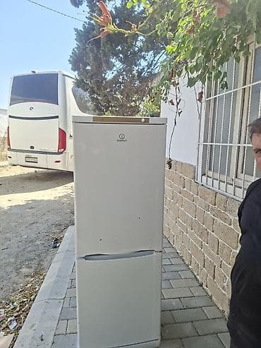 ficher soyuducu: İşlənmiş 2 qapılı Indesit Soyuducu Satılır — 1
