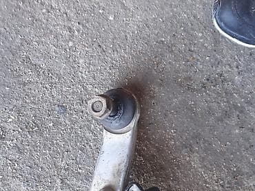 Troslar, rıçaqlar: Nissanin sag teref alt çasqaso. 2008-ci madel. tek problemi bir eded — 4