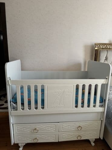 balış üzü: Oğlan və qız üçün, İşlənmiş, Dördbucaq, Beşik, Dəstsiz, Matras ilə, Yellənmə mexanizm ilə — 3