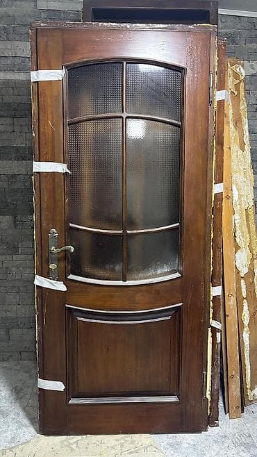 Taxta giriş/qonaq otağı qapısı - Material: fıstıq ağacından - Rəng