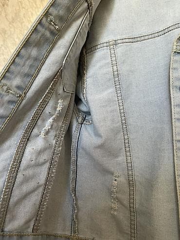 Paltolar: Açıq mavi rəngdə qadın cins gödəkçə - Kəsim: klassik, düyməli, yüngül — 2