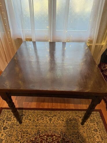 Qonaq masası, Açılmayan, Taxta, Kvadrat masa