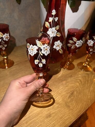 batiq cixaran: Məhsul: Şüşə qrafin və badə dəsti - Tərkib: 1 ədəd qrafin + 6 ədəd — 3